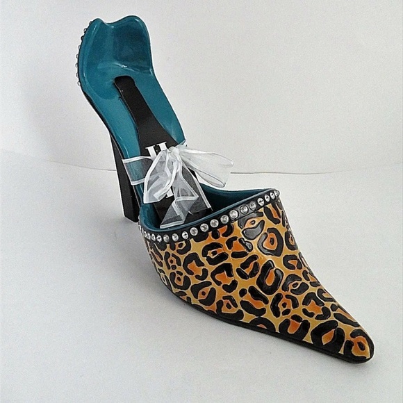 Leopard,high Heel Wine Bottle Holder,Polystone,11x4.15x8 Inches - Picture 2 of 5